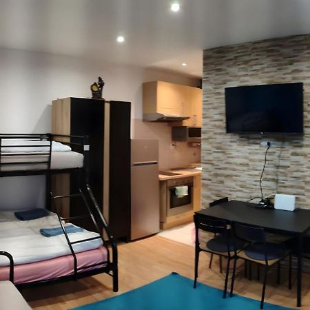 Blue Apartment In City Center, Best Location 브라티슬라바 외부 사진